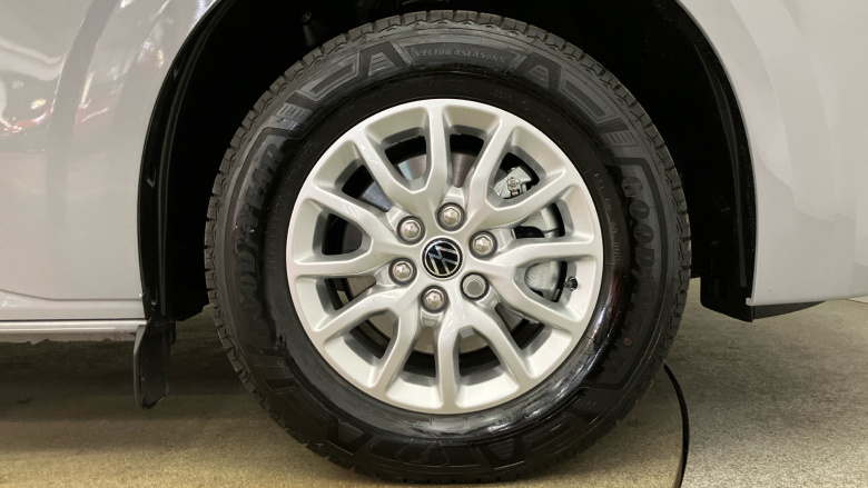 Volkswagen Transporter T32 Lwb Electric 160kW 65kWh Commerce Pro Kombi Van Auto